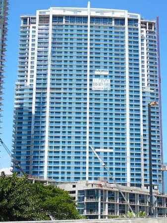 The Ivy. 512 pies (156 metros) 45 pisos. Construído en 2008