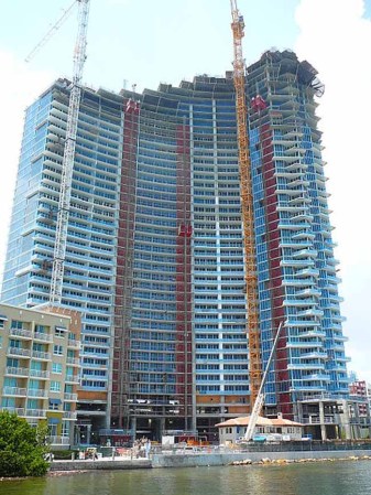 Paramount Bay at Edgewater Square. 496 pies (151 metros) 47 pisos. Construído en 2008