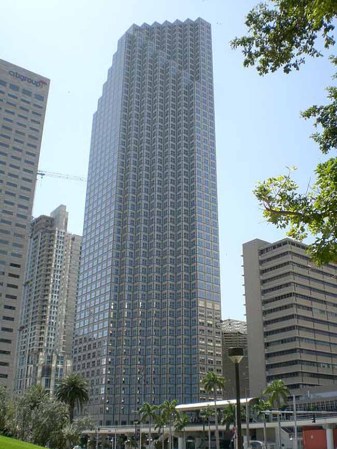 Southeast Financial Center (Wachovia Financial Center) con 764 pies (233 metros) 55 pisos. Construído en1984.
