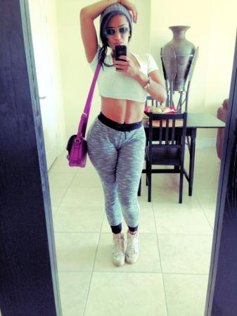 Seidy Carrera es una talentosa bailarina, cantante y actriz cubana de 25 años que nació en La Habana y vive en Miami.