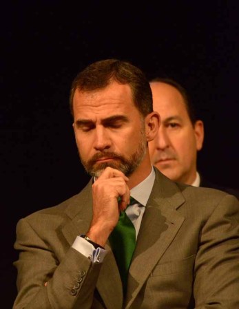 Profesional, deportista y cercano, el Príncipe Felipe, "preparado para reinar", según su padre.