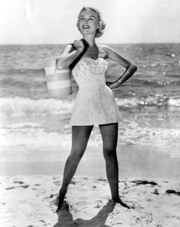 Bella y sin miedo al sol (1958).