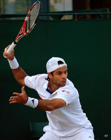 Fernando González, tenista chileno ganador de medallas de oro y bronce en Atenas 2004 y de plata en Beijing 2008.