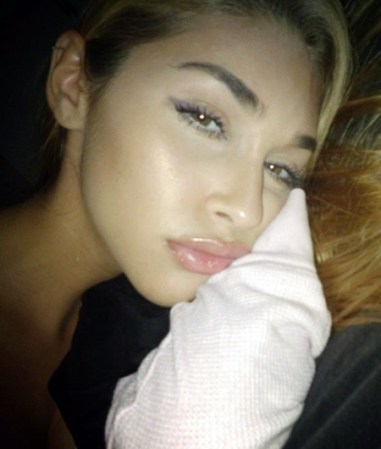 La sexy modelo que acompañaba a Justin Bieber durante su arresto, Chantel Jeffries, ha salido con varios famosos y también cuenta con varios arrestos.