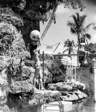 ¿Reconoces la piscina? Es el Venetian Pool de Coral Gables y la foto corresponde a 1971.
