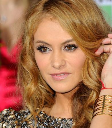 En 2007, Paulina Rubio se unió a la Comisión Latina sobre el SIDA y se convirtió en la primera "Madrina Mexicana" en colaborar con esta entidad. En 2009 recibió un reconocimiento de la "American Heart Association" por su apoyo a esta organización, entre otras obras benéficas.