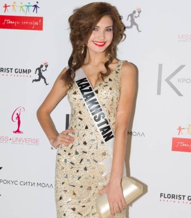 Las aspirantes a Miss Universo exhibieron modelitos de fantasía en Moscú, donde este 9 de noviembre se decidirá la ganadora.