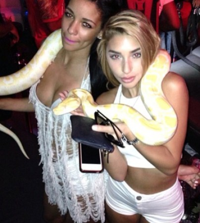 La sexy modelo que acompañaba a Justin Bieber durante su arresto, Chantel Jeffries, ha salido con varios famosos y también cuenta con varios arrestos.