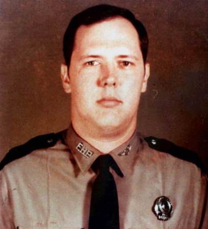 El patrullero estatal Bradley Glascock estaba asignado a la zona del sur de Florida cuando fue asesinado a tiros el 4 de agosto de 1977 por Félix Ramón Cárdenas, durante una parada de trafico. Una persona de civil que viajaba con el patrullero en su auto disparó una escopeta contra Cárdenas, hiriéndolo. El asesino fue capturado y condenado a cadena perpetua.