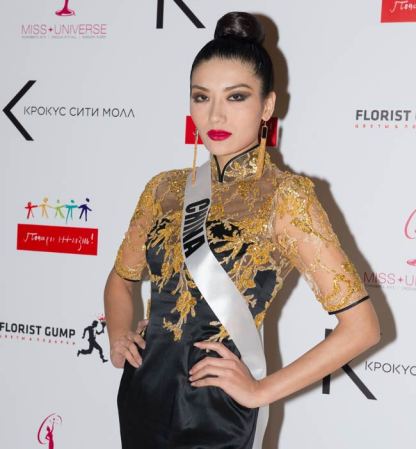 Las aspirantes a Miss Universo exhibieron modelitos de fantasía en Moscú, donde este 9 de noviembre se decidirá la ganadora.