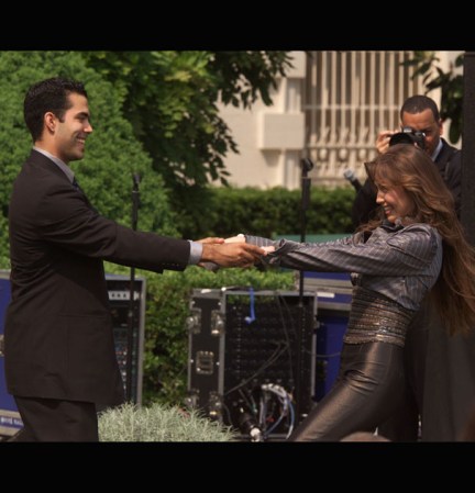 La madre de George P. Bush, Columba, es mexicana. En esta foto él baila con Thalia.