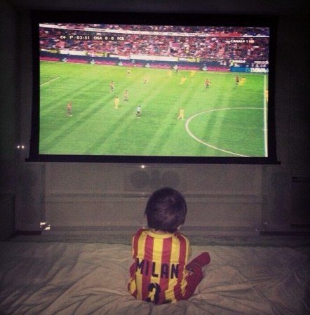 El partido comienza.