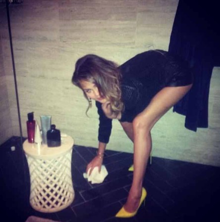 Chrissy Teigen: rechazada por sus kilos de más en sus inicios y adorada por todos ahora.
