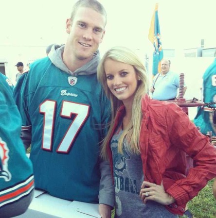 Lauren Tannehill, esposa del quarterback de los Dolphins de Miami, Ryan Tannehill, olvidó un fusil AR-15 este mes en un auto rentado.