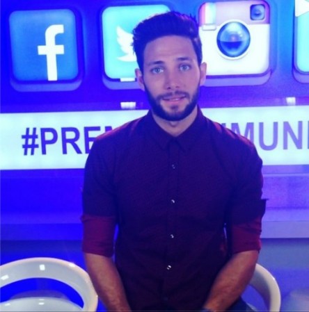 Premios Tu Mundo: ¡#Coronelitas, estén pendientes porque les trendremos más sorpresitas de @gabrielcoronel! #PremiosTuMundo.