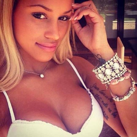 Fanny Neguesha, la novia del futbolista italiano Mario Barwuah Balotelli.