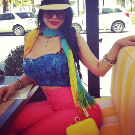 Dayamí Padrón, es una joven modelo y actriz cubana, que está haciendo una carrera en los medios de comunicación de Miami. Ha trabajado en novelas como Perro Amor y Alguien te mira. Además ha sido finalista en varios concursos de belleza y ha sido la modelo de varios comerciales de marcas reconocidas. Aquí le presentamos a Dayamí Padrón una belleza cubana por el mundo.