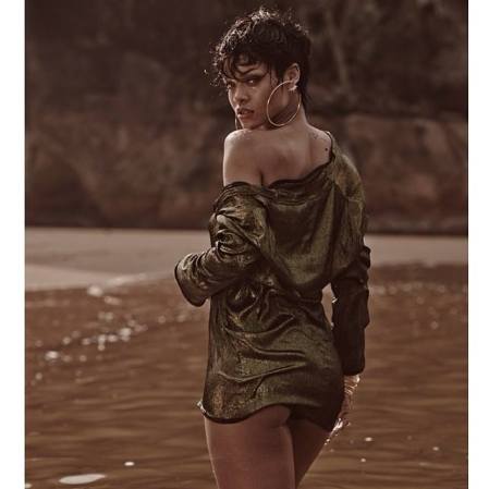 Rihanna famosa por su talento y belleza.