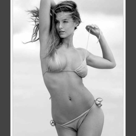 Bar Refaeli es sin duda la mejor hincha que tiene el equipo de la ciudad condal.
