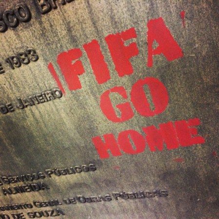 RIO DE JANEIRO, BRAZIL, Logo anti Fifa en un murete de la ciudad.