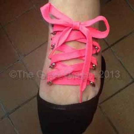 Debido a que la curación de múltiples piercings a la vez es bastante estresante para el cuerpo, la mayoría de las personas optan por llevar piercings corsé temporales.