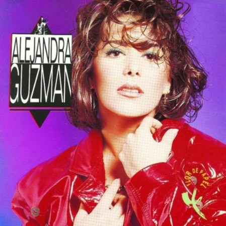 El cuarto disco de Alejandra, "Flor de papel" (1991), es posiblemente el mayor éxito de su carrera. De aquí se desprendieron clásicos como "Hacer el amor con otro", "Reina de corazones", "Rosas rojas", "Güera" y "La ciudad ardió". Con este trabajo, obtuvo su primera nominación al Grammy anglosajón.