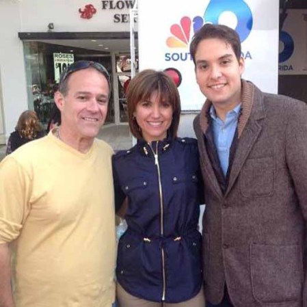 Daysi, Irving y Ariel, en el Carnaval on the Mile, en Coral Gables.