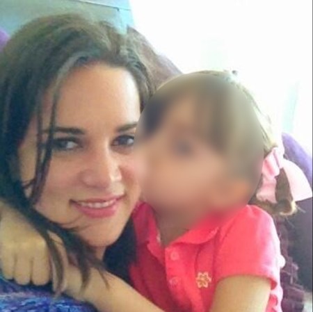 Su hija Maya se recuperó de la herida recibida, pero ahora enfrenta una vida sin sus padres, habiendo sido testigo de una cruel tragedia.
