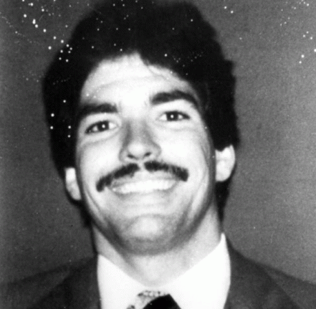 Emilio Fidel Miyares, nacido en Cuba, era agente de Hialeah cuando fue asesinado el 6 de noviembre de 1986 por Samuel Rivera, un sospechoso de robo que le quitó la pistola y le disparó durante un forcejeo. Rivera murió en prisión een 1994.