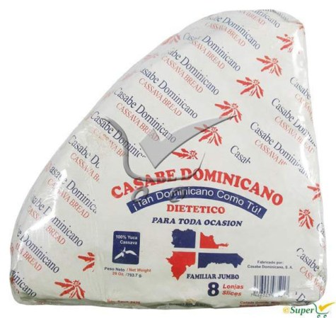 Si eres dominicano, de seguro sabes lo que es el casabe, el cual se hace pelando, lavando, rallando, secando y calentando la yuca.