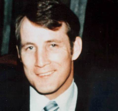 El agente Richard Allen Boles de Miami-Dade murió el 28 de noviembre de 1988 junto con su compañero, el policía David H. Strzalkowski, a manos de Charlie Street, un ex presidiario quien disparó contra ellos en la zona de Aventura. Street regresó tras las rejas, donde murió acuchillado por otros reos.
