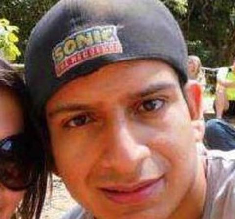 Roberto Redman, de 31 años, falleció el 12 de febrero luego de recibir un disparo en la cabeza mientras se encontraba manifestado en la Av. Arturo Uslar Pietri de Chacao y fue interceptado por un grupo de motorizados armados.