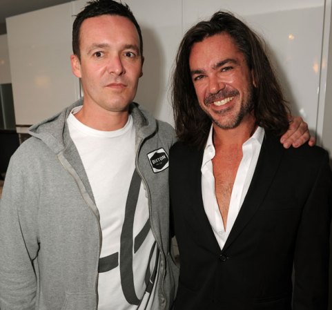 Darren Johnson y Artist Hush durante la muestra The Arts Fund at Boulan South Beach Penthouse.