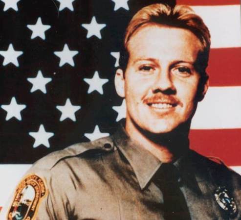 El agente de Miami-Dade Joseph Preston Martin murió el 27 de abril de 1990 de un tiro en la garganta cuando detuvo un auto que le resultaba sospechoso. Dentro viajaban tres hombres que acababan de realizar varios robos y uno de ellos disparó contra Preston Martin. Los tres delincuentes fueron eventualmente arrestados y el pistolero fue condenado a muerte.