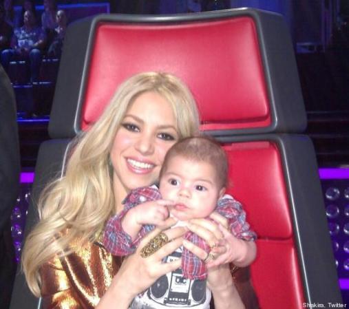 Shakira con Milan en el set de "The Voice", publicada el jueves 14 de abril del 2013.