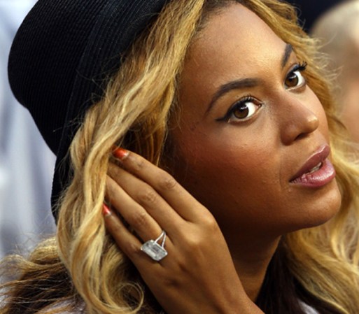 Cuando Jay-Z le pidió matrimonio a Beyonce, éste se aseguró de que la cantante no pudiera negarse a un diamante de 18 quilates.