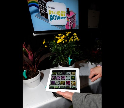 Parrot's Flower Power es una app que ayuda a monitorear y cuidar de las plantas.