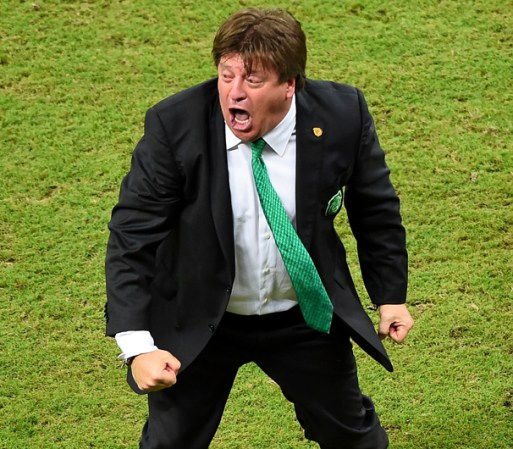 Al parecer el entrenador le quitó el estrellato a Márquez, Guardado y al Chicharito, ya que se robó las luces y a la prensa con estas caras.