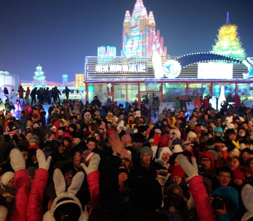 Donde miles de personas pueden entrar a edificios hechos de hielo.