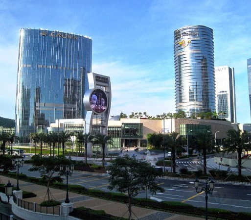 10. City of Dreams – Macau, China: Es vecino del Venetian no se podía quedar atrás, y es la ciudad de los sueños para los billonarios que apuestan su dinero las 24 horas del día. Tuvo un costo aproximado de $2,300 millones de dólares.