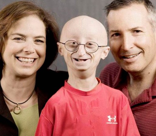 Sam y sus padres dedicaron todo su tiempo y esfuerzo en hacer conciencia sobre dicha enfermedad y tratar de encontrar una cura.