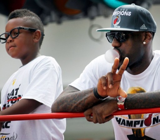 Los Heat prendieron a su paso durante el desfile y el gran festejo que culminó en la Miami Airlines Arena.