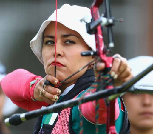 DIA 2: Aida Roman Arroyo de Mexico compite junto con el equipo femenil de Tiro con Arco. Aunque las mexicanas lo hicieron bien, quedaron eliminadas en cuartos de final en su competencia contra Japón.