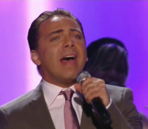Gustó tanto la presentación de Christian Castro que regresó al escenario a petición del público.
