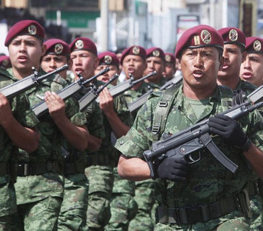 El Desfile Cívico Militar en el Aniversario de la Batalla de Puebla, del 5 de mayo es una tradición.
