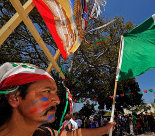En los Ángeles, la comunidad mexicana también celebra el 5 de mayo, entre disfraces y antojitos que las abuelas preparan con esmero.