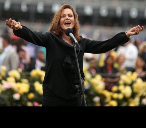 Belinda Carlisle, nació el 17 de agosto de 1958 en Hollywood, CA. Cantante que ganó fama mundial como vocalista del grupo “The Go-Go’s”.