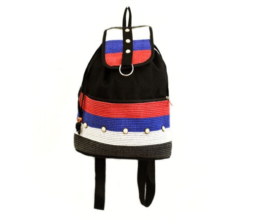 Este diseño de mochila de la diseñadora Mary Mayer esta confeccionado a mano y se ofrece en marymeyerclothing.com por $68.