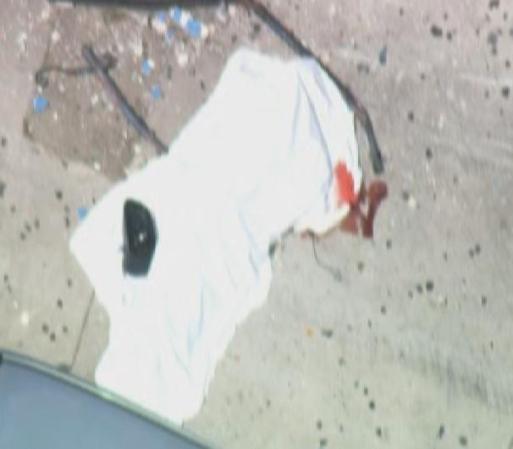 Uno de los hombres murió en el lugar. El otro fue trasladado de urgencia al Jackson Memorial Hospital en estado muy crítico.