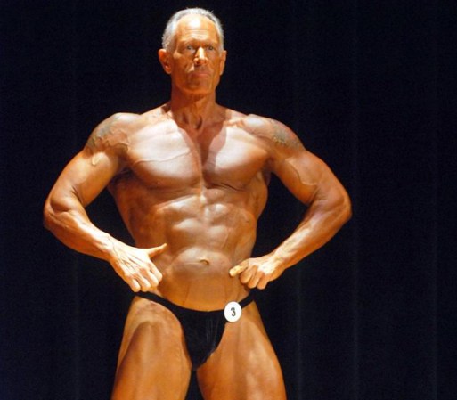 Todo lo contrario a lo que sucedió con Schwarzenegger quien ganó el Mr. Olympia siendo uno de los contendientes más jóvenes, Álvarez pudiera marcar una gran diferencia.